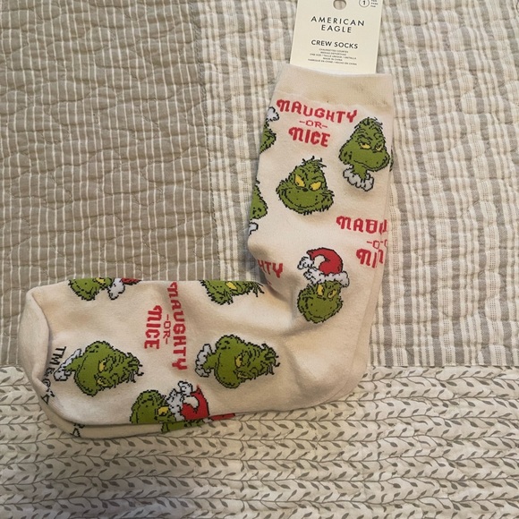 11 different varieties of socks. M/L - Picture 3 of 5